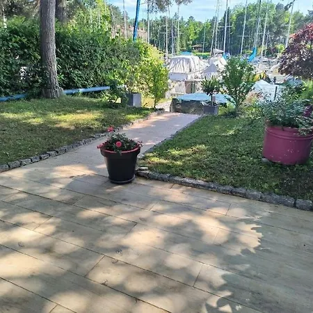 Le Bonheur Les Pieds Dans L'eau Hotel