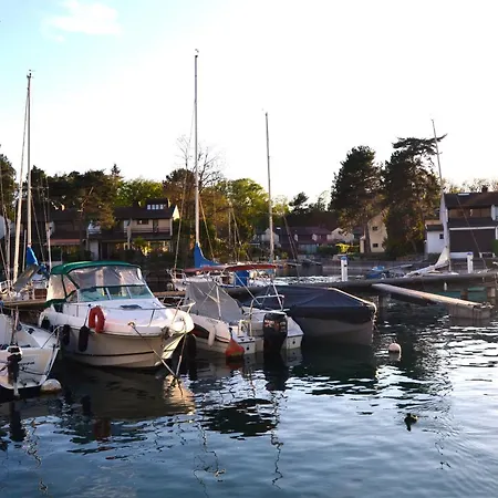 Le Bonheur Les Pieds Dans L'eau Hotel 4*